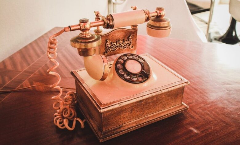 Retro Telefonlar Dekoratif ve Nostaljik Bir Aksesuar